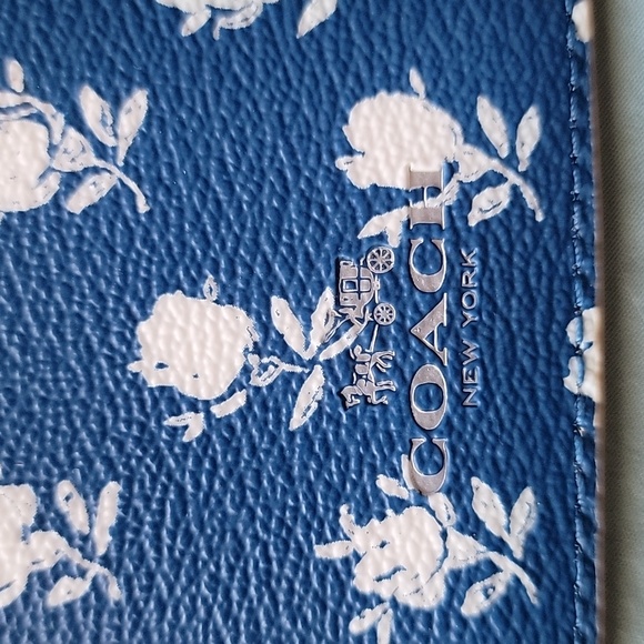 Coach BADLANDS FLORAL LANYARD ID IN PEBBLE EMBOSSED CANVAS (COACH F63693) - Picture 2 of 5